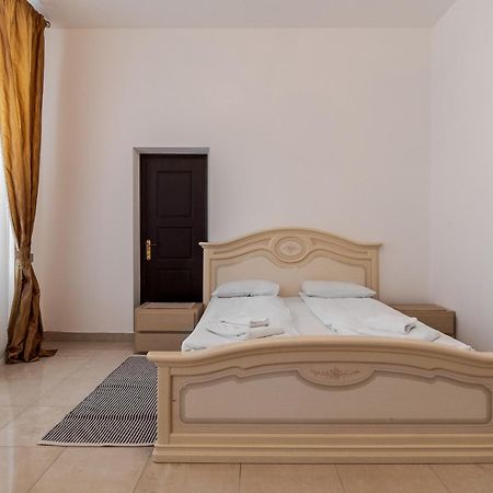 Апартаменти На Площі Ринок, 20 Leópolis Exterior foto